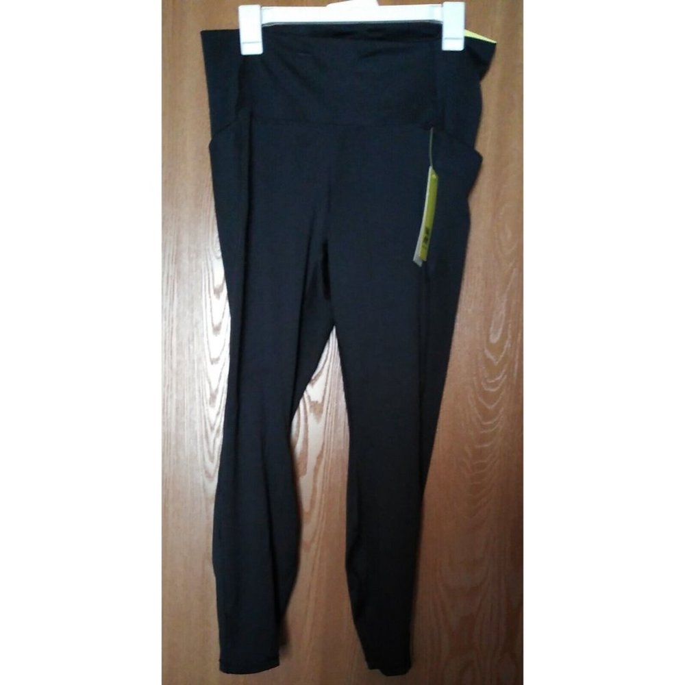 Womens Size XL Black High-Rise 7/8 Leggings With Pockets All in Motion New
